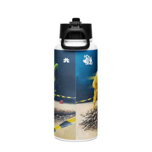 Stainless steel water bottle with a straw lid: Strawberry crash landing - Image 4