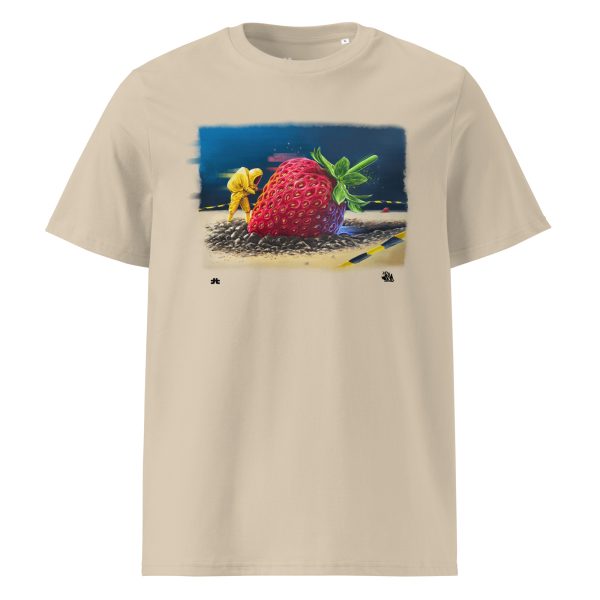 Unisex organic cotton t-shirt: Strawberry crash landing