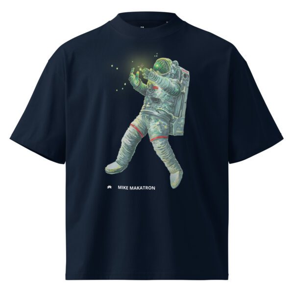 Unisex organic oversized high neck t-shirt: Astronaut
